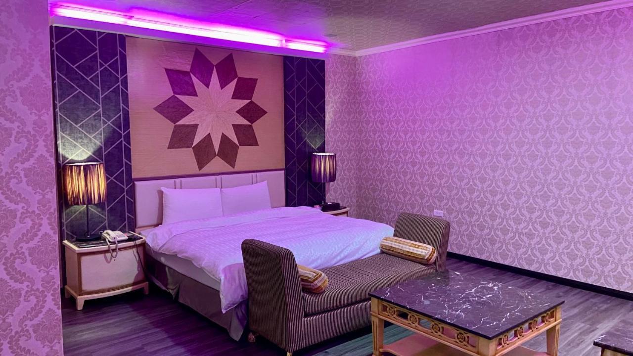 Huang Xing Motel Pingtung Kültér fotó