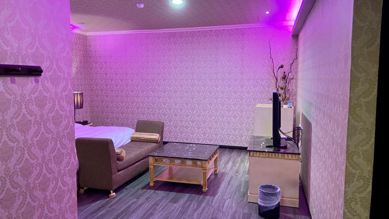 Huang Xing Motel Pingtung Kültér fotó
