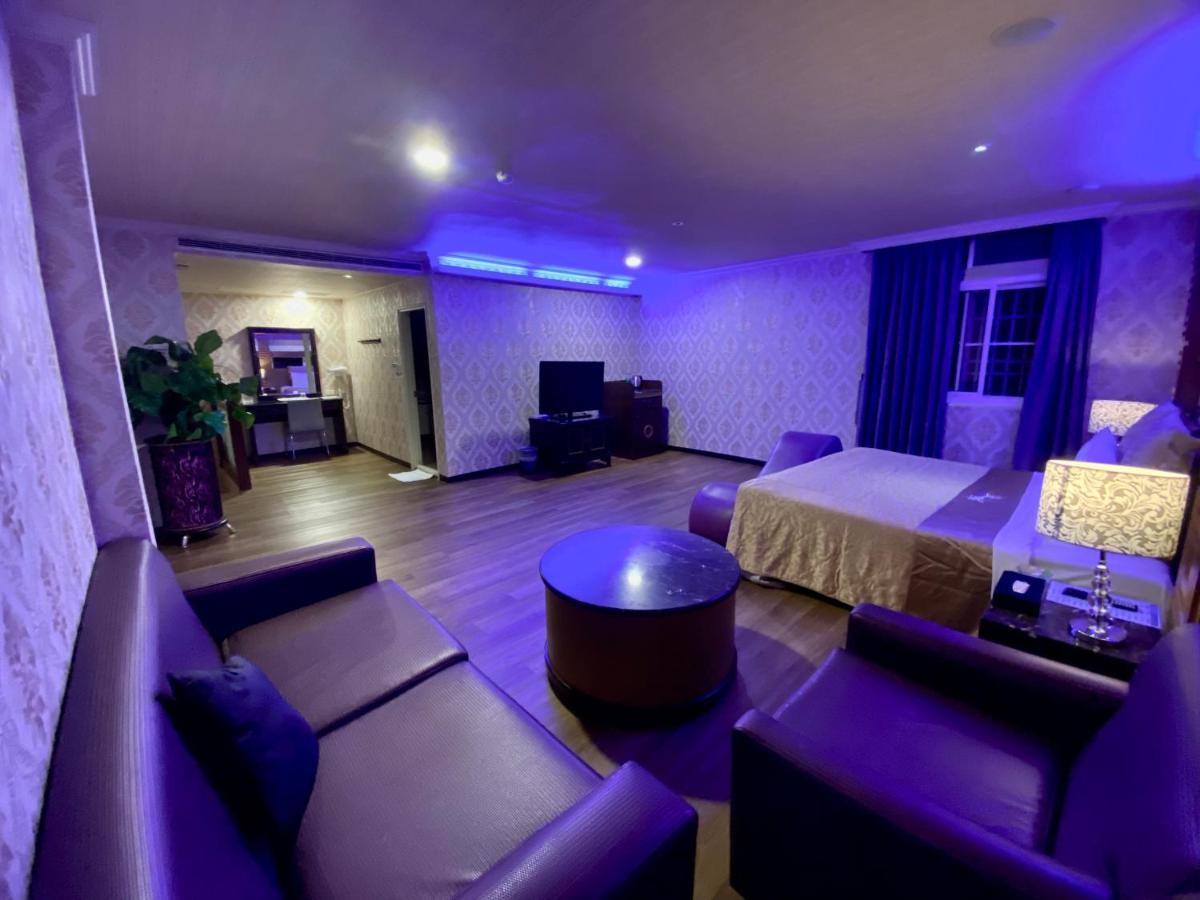 Huang Xing Motel Pingtung Kültér fotó