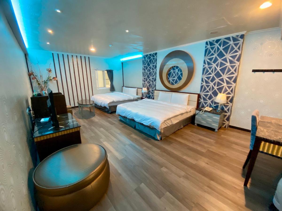 Huang Xing Motel Pingtung Kültér fotó