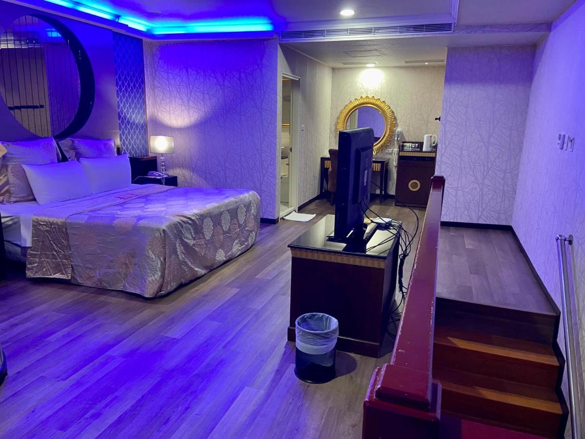 Huang Xing Motel Pingtung Kültér fotó