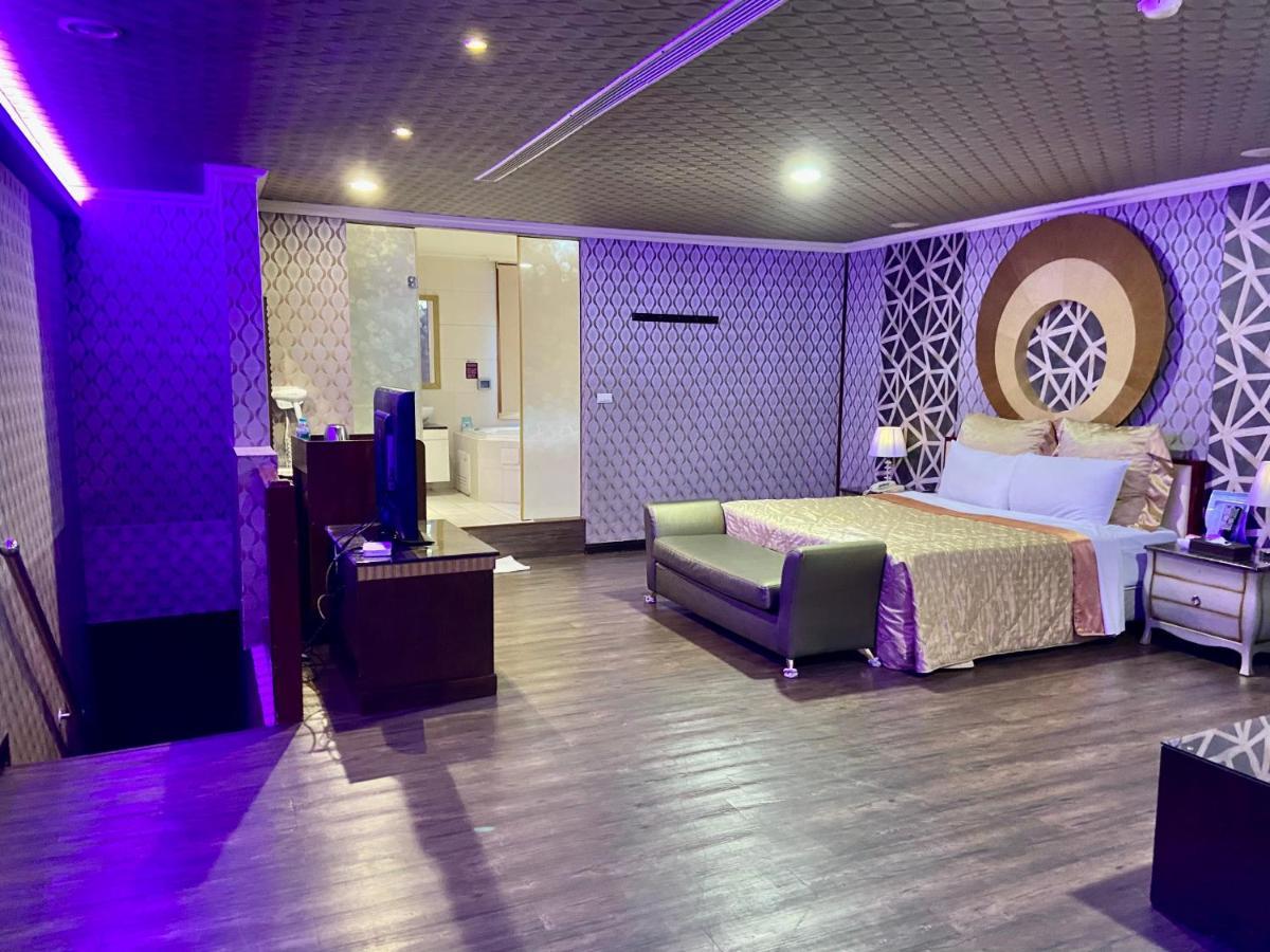 Huang Xing Motel Pingtung Kültér fotó