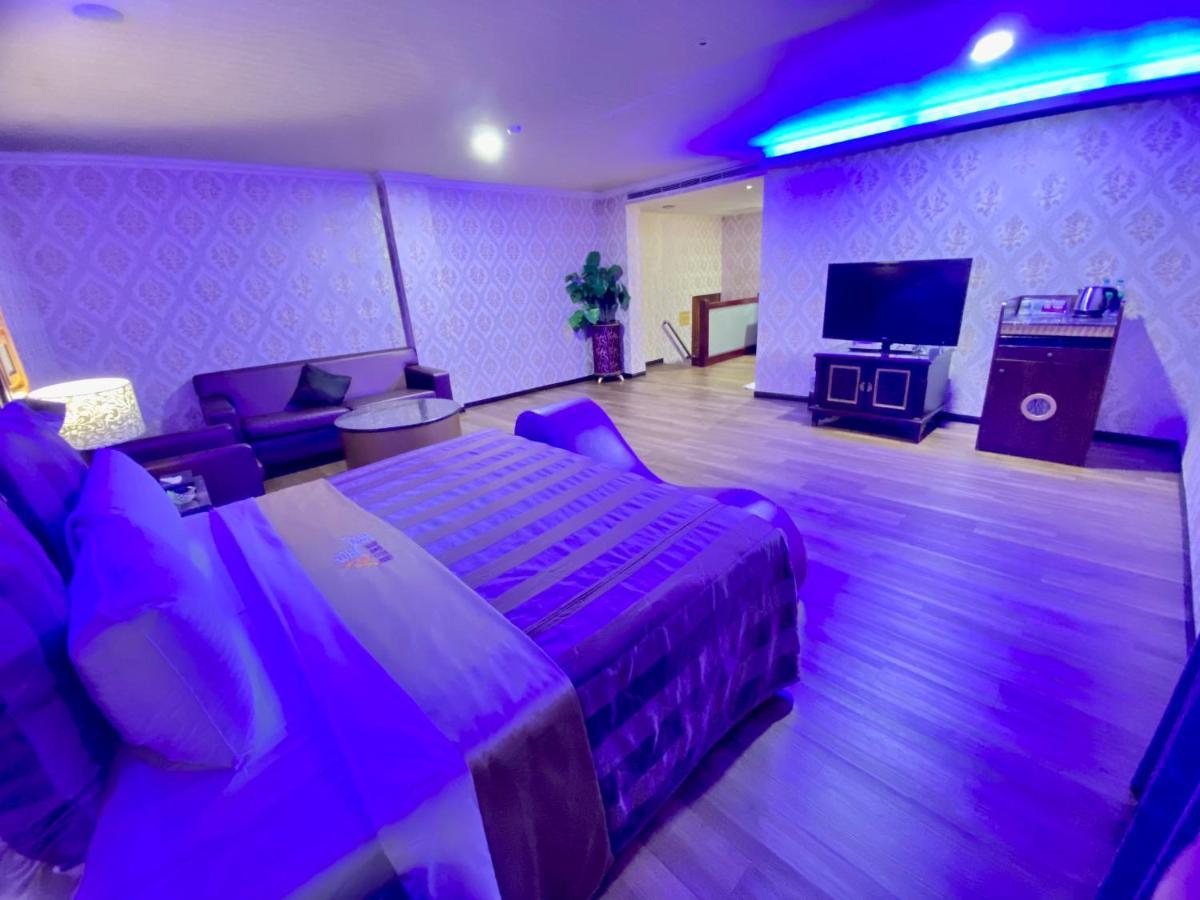 Huang Xing Motel Pingtung Kültér fotó