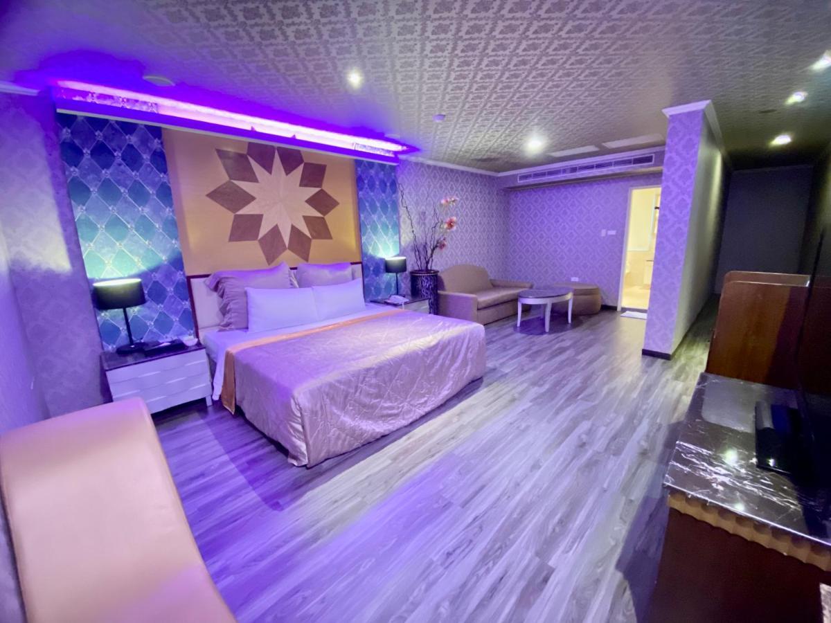 Huang Xing Motel Pingtung Kültér fotó