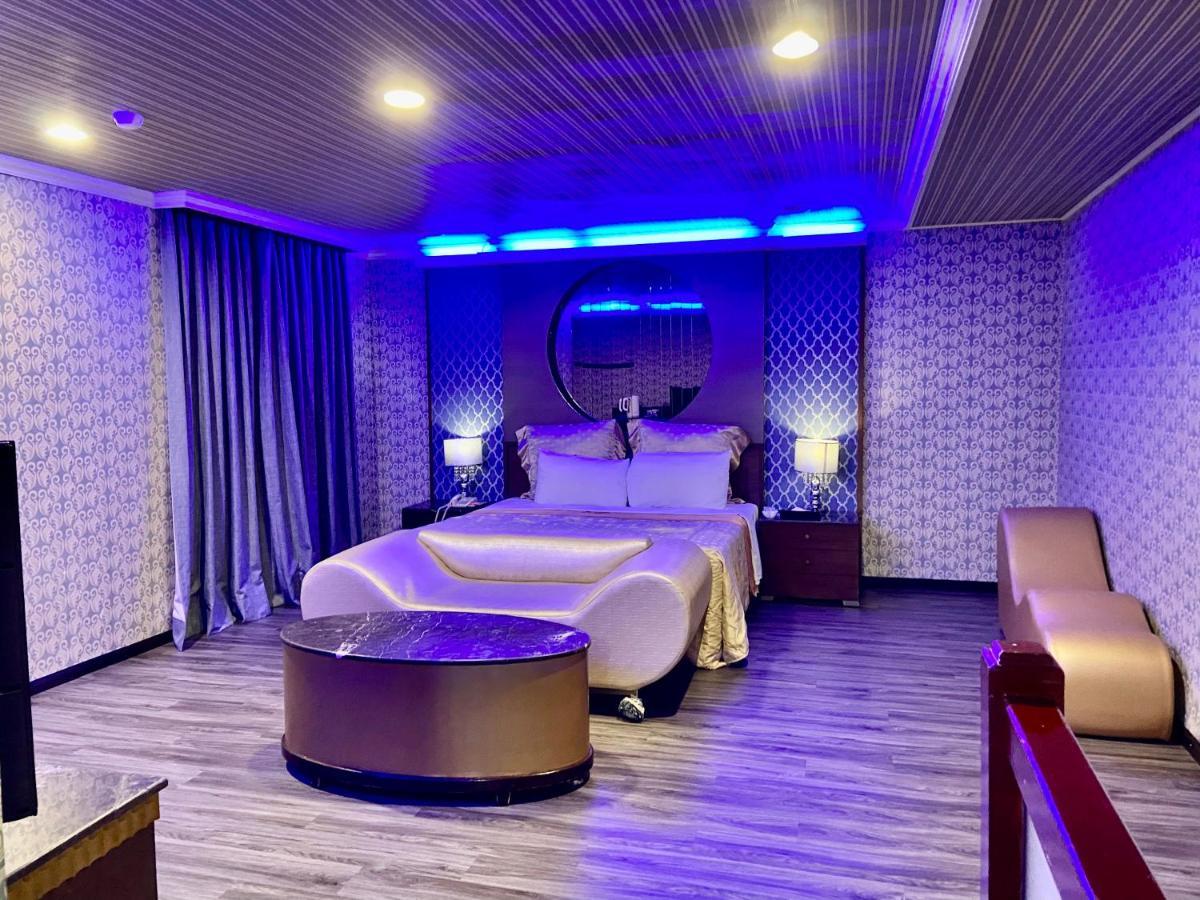 Huang Xing Motel Pingtung Kültér fotó