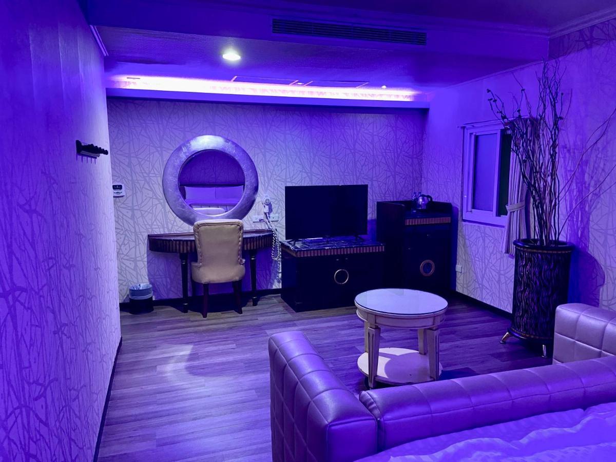 Huang Xing Motel Pingtung Kültér fotó