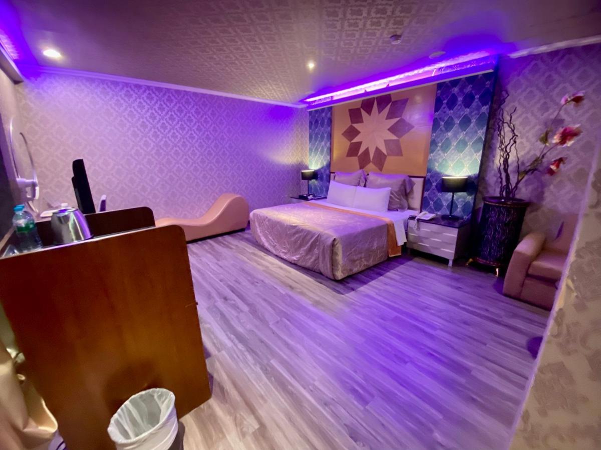 Huang Xing Motel Pingtung Kültér fotó