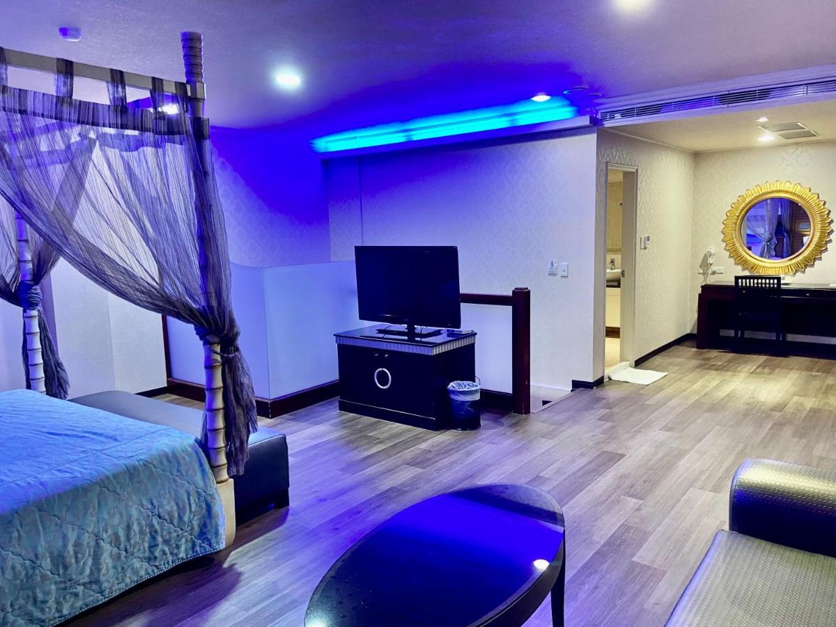 Huang Xing Motel Pingtung Kültér fotó