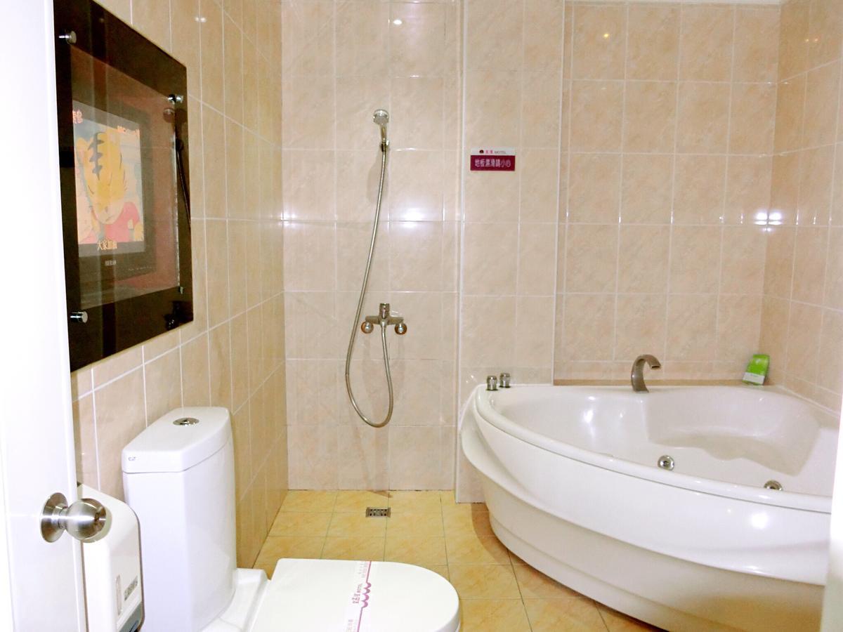 Huang Xing Motel Pingtung Kültér fotó